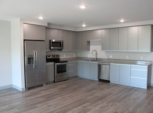 7040 N Woodman Ave #304, Van Nuys, CA 91405