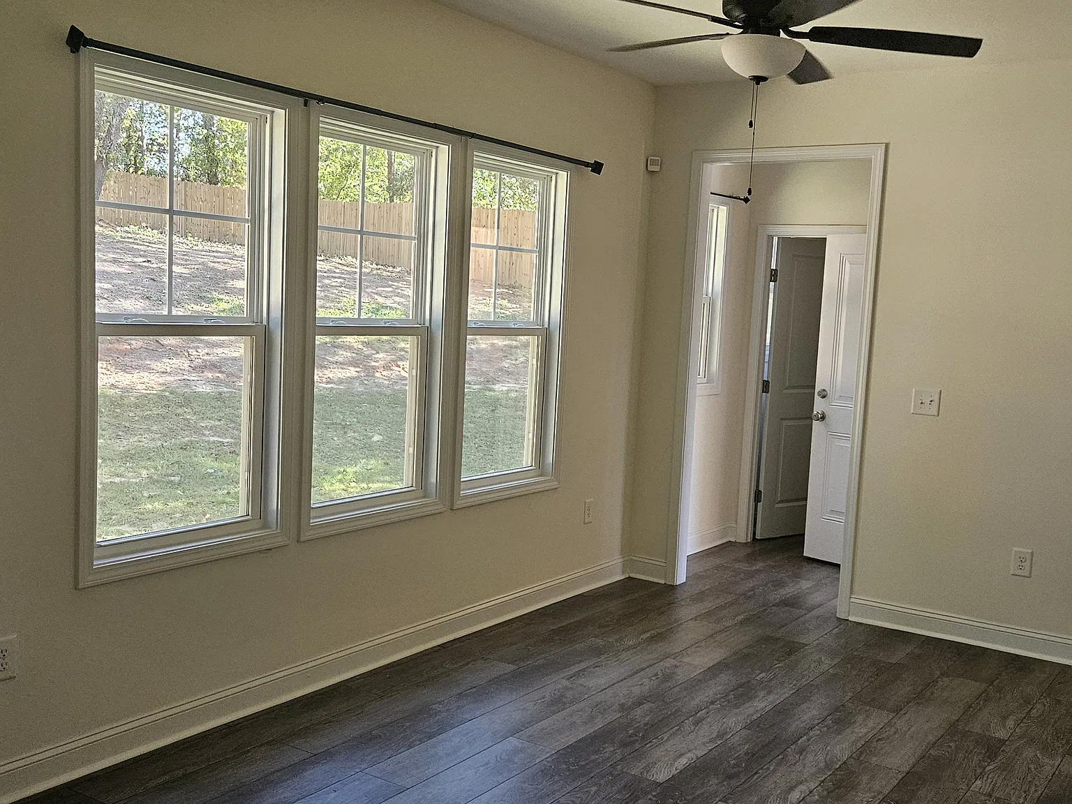 3 bed, 2.5 bath, 1759 sqft, $2,250 — Photo 2