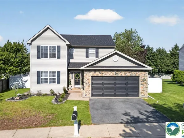 2720 Hickory Dr, Easton, PA 18040