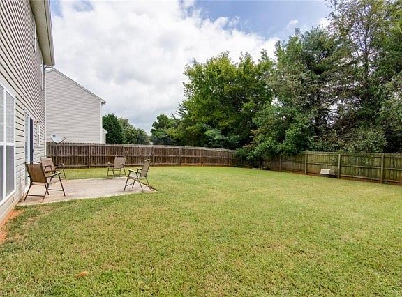 5th image of 604 Peach Orchard Dr