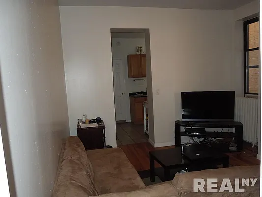 Rented by REAL New York | media 11