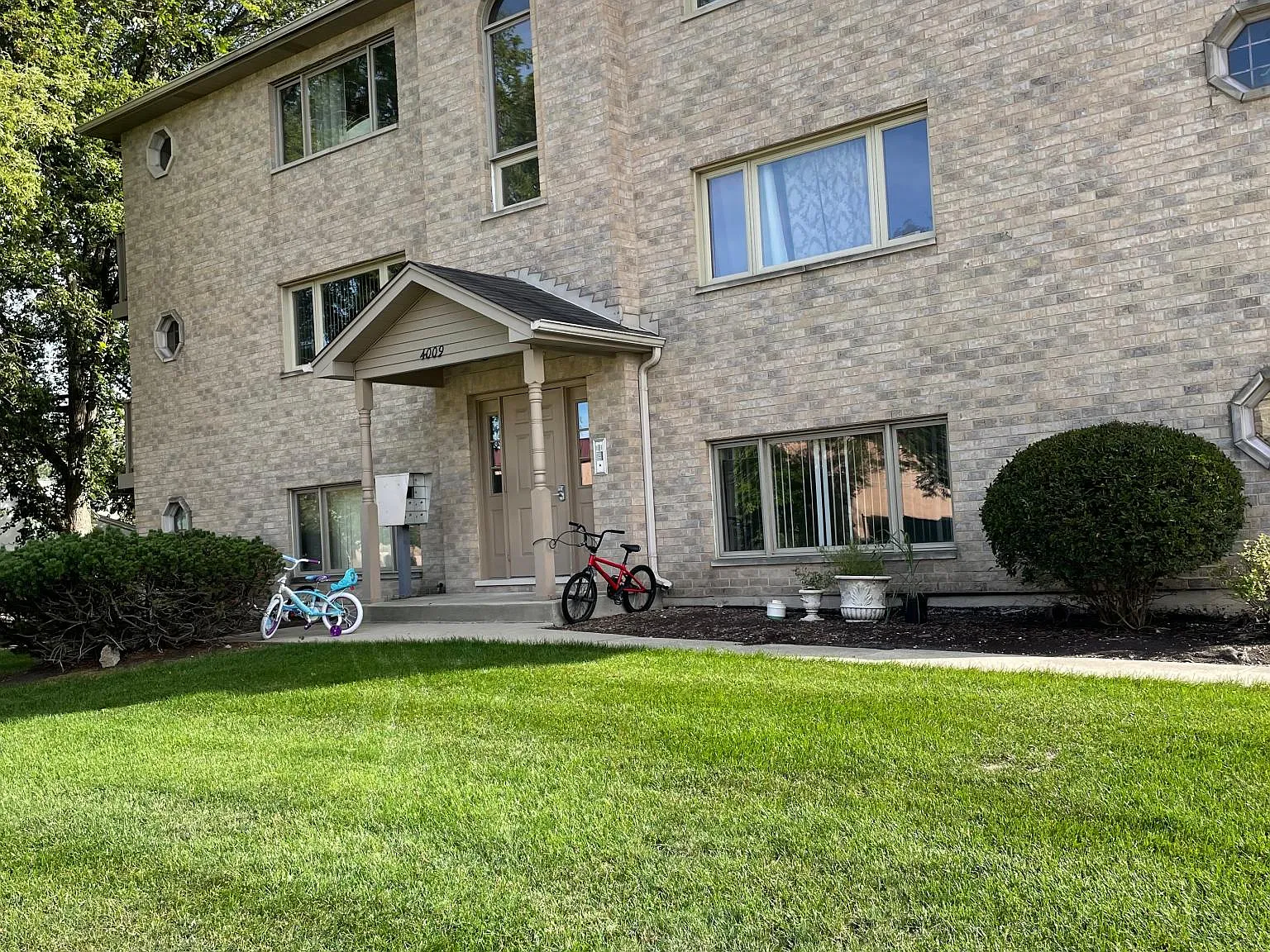 2 bed, 1100 sqft, $1,450 — Photo 3