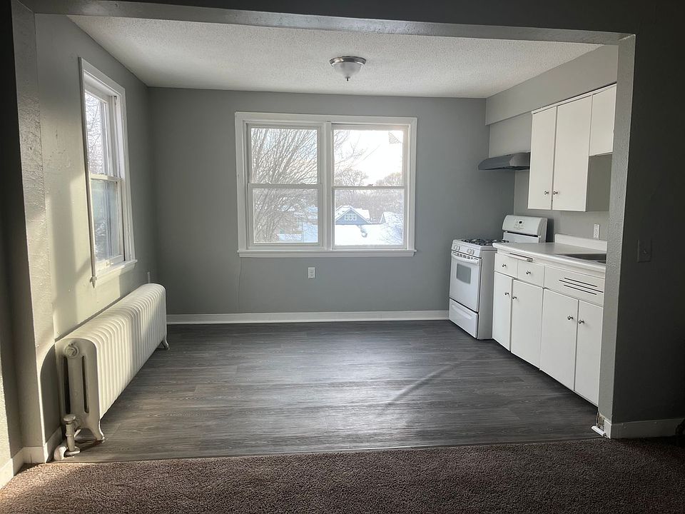 1st image of 1727 Reaney Ave E #0