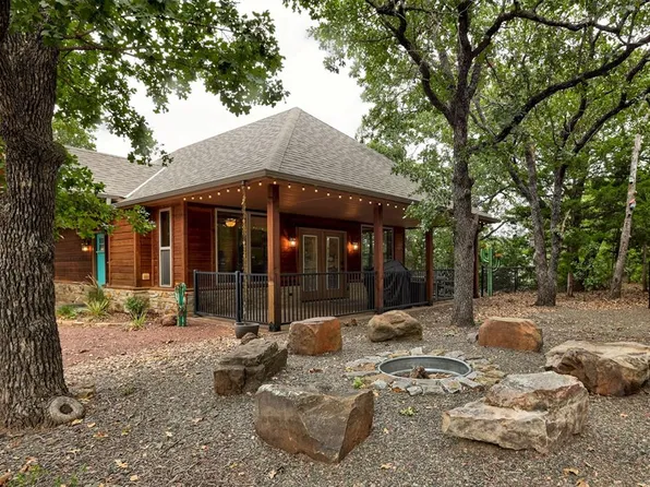 513 NW Eagles Landing Pl, Medicine Park, OK 73557