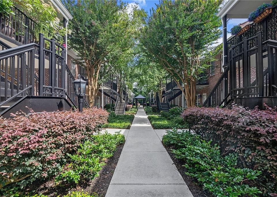 1st image of 3675 Peachtree Rd NE APT 45