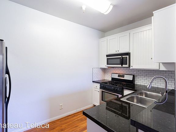2nd image of 10650 Moorpark St APT 107