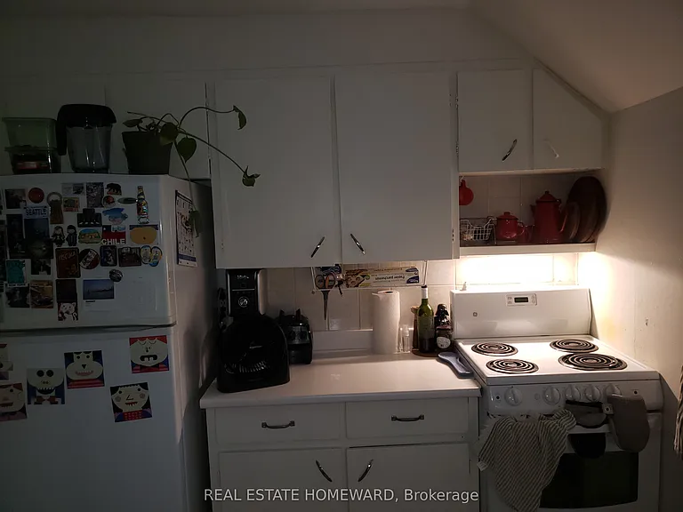 435 Parkside Dr #4 — Photo 9