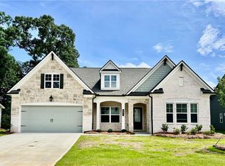 905 Winding Rose Dr, Hoschton, GA 30548