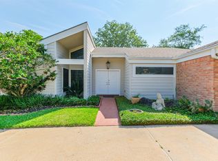 1007 Arrow Hill Rd, Houston, TX 77077