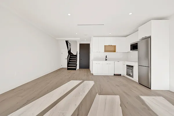 Rented by Massada Home Sales Inc | media 9