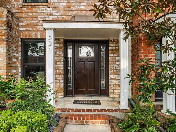 2nd image of 604 Augusta Dr #604