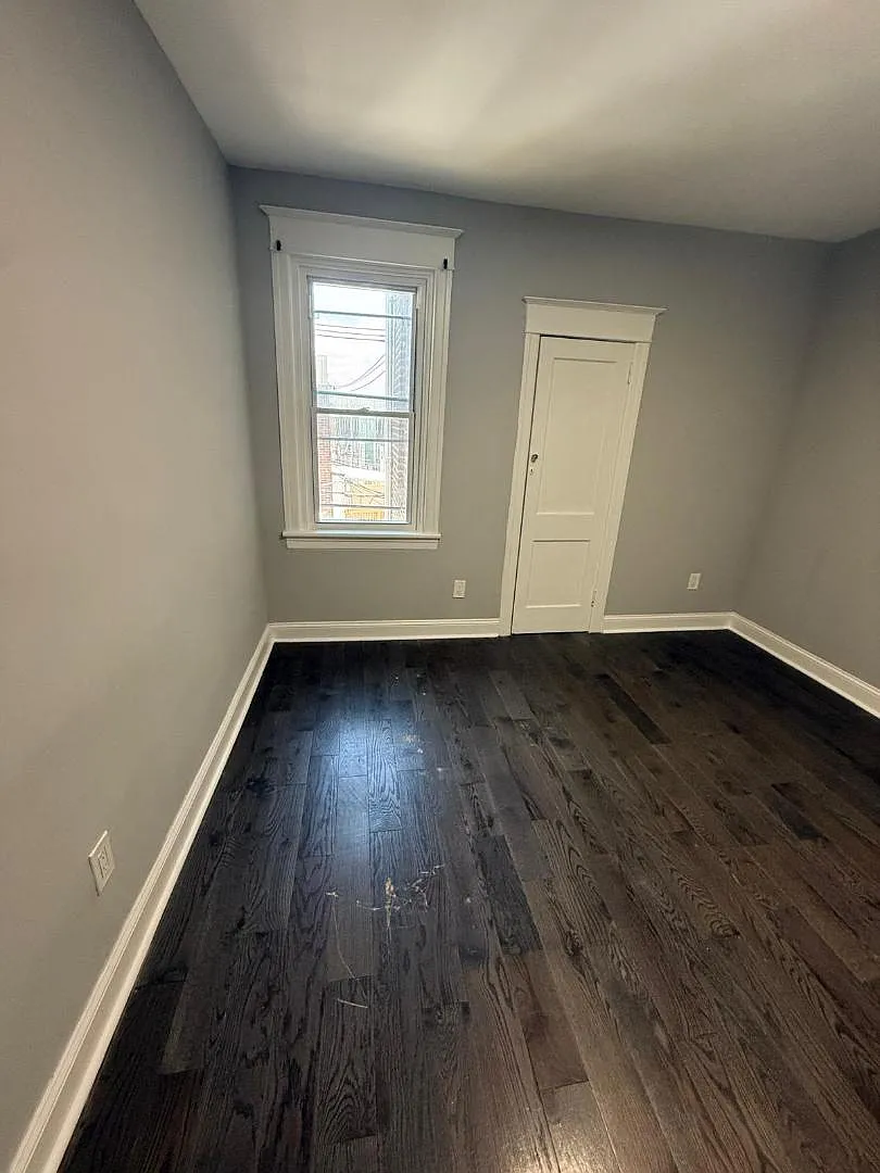Unit Photo - 7404 Elmwood Ave
