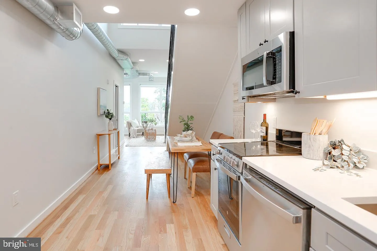 1 bed, 1.0 bath, 540 sqft, $2,050 — Photo 4