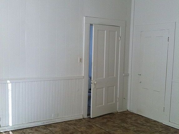 5th image of 215 W Dallas St