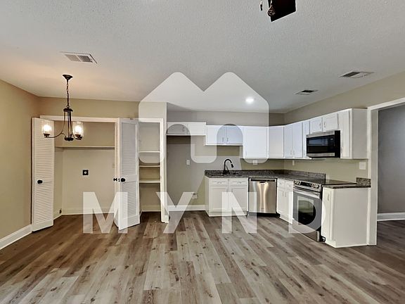 4th image of 5737 Fenway Dr
