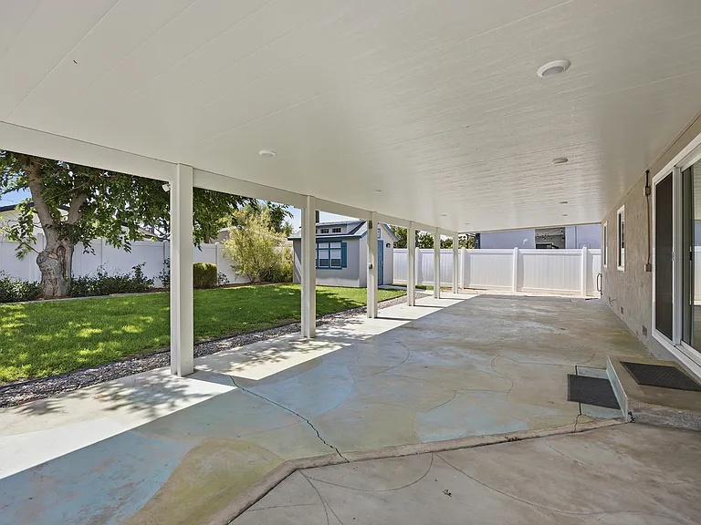 225 N Orchard Ave — Photo 24