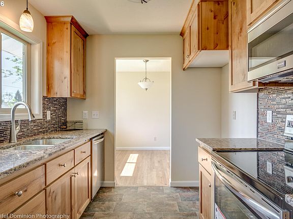 2nd image of 3101 NE 45th St