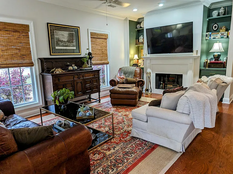 647 Carpenter Way — Photo 4
