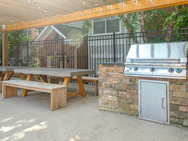 Wyndchase Bellevue Apartments — Photo 4