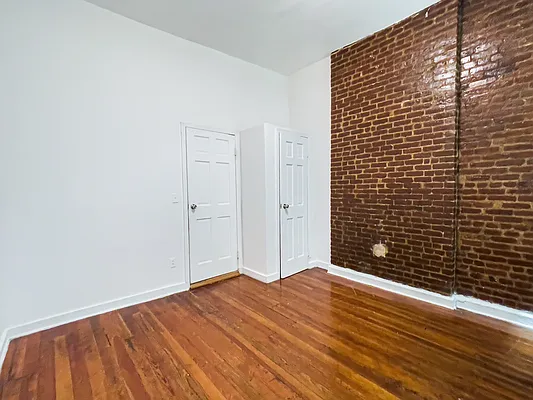 Rented by City Connections Realty | media 8