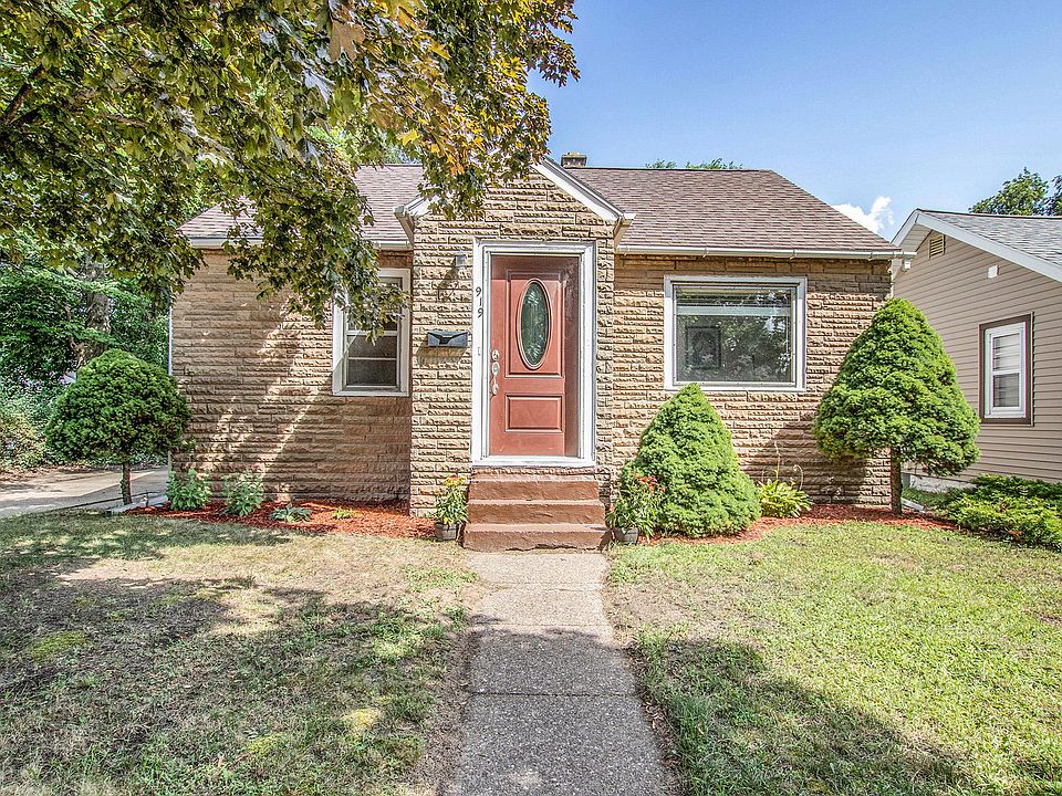 1st image of 919 Waverly Ave