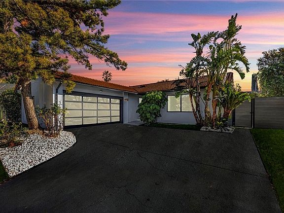 3rd image of 12272 Woodley Ave