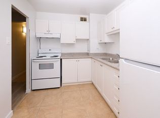 100 Leeward Glenway #604, Toronto, ON M3C2Z1