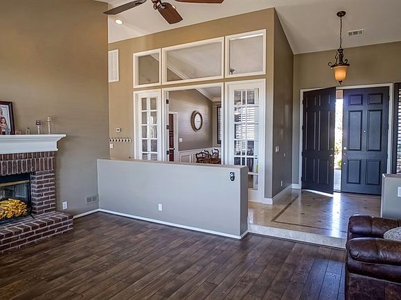 4th image of 34821 Sweetwater Dr