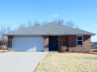 560 S Denver Pl, Bolivar, MO 65613