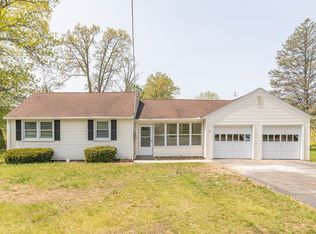 372 Russellville Rd, Westfield, MA 01085