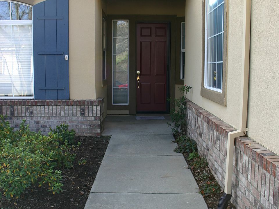 1st image of 3238 Stonehurst Dr