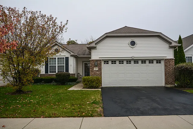 12836 Oak Grove Dr photo 1