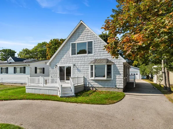 409 N Huron Ave, Mackinaw City, MI 49701
