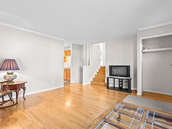 5th image of 9209 W 100th St