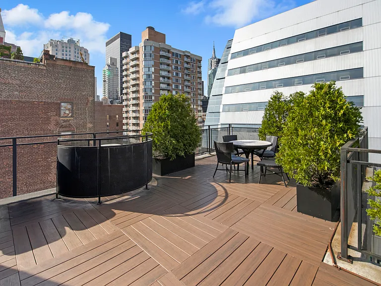 148 E 24th St #6E — Photo 11