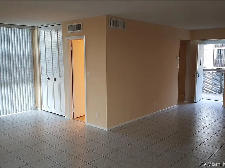 3401 N Country Club Dr #421 — Photo 27