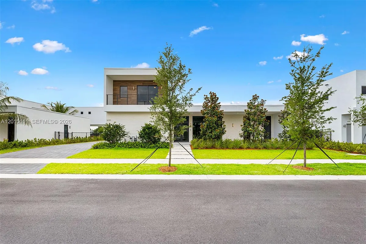 Building Photo - 16700 Botaniko Dr N