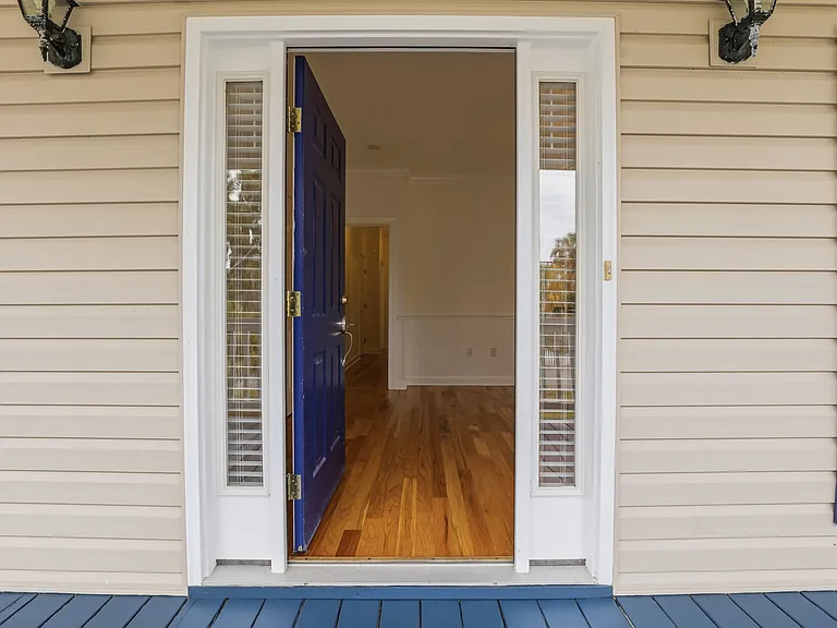 202 Penrose Dr — Photo 5