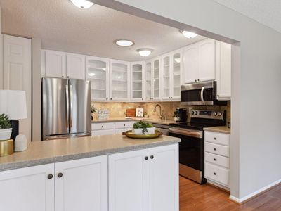 1960 Juneau Ln N, Plymouth, MN, 55447