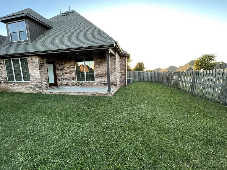 4201 Layton Rd — Photo 36