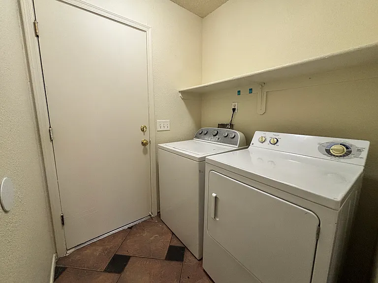 3550 W Trevor Dr — Photo 3