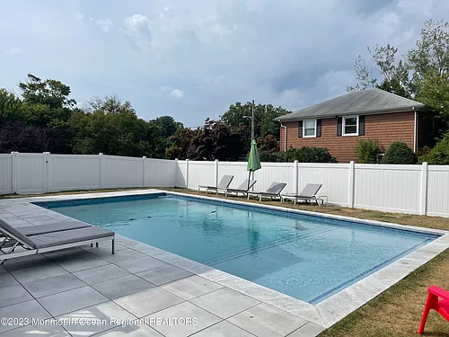 279 Lake Ave Photo 1