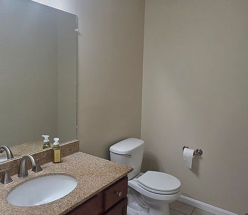 5th image of 38 Maple St