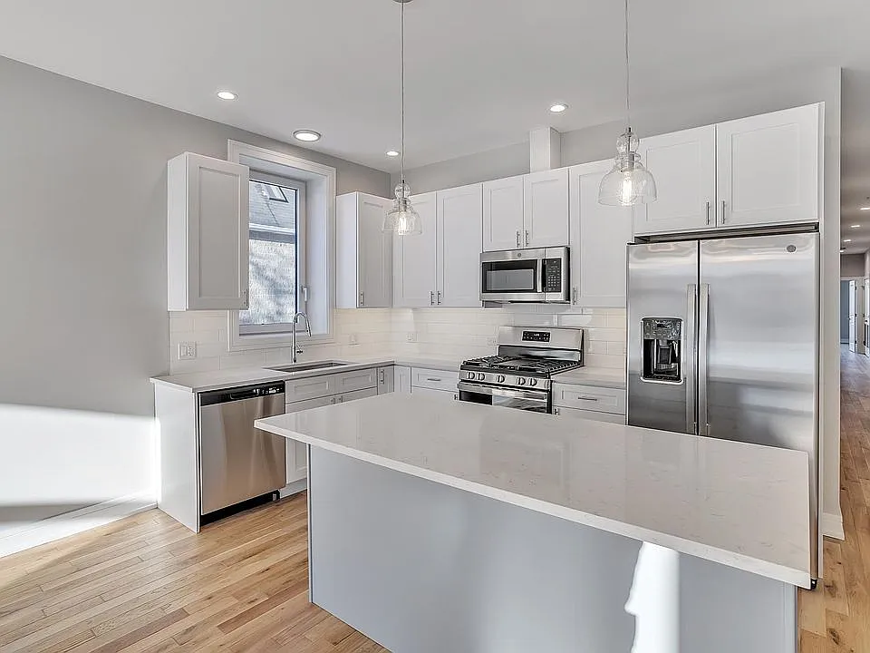 3 bed, 1850 sqft, $3,495 — Photo 3