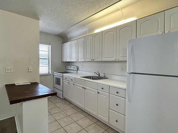 4th image of 1041 SE Monterey Rd APT B5