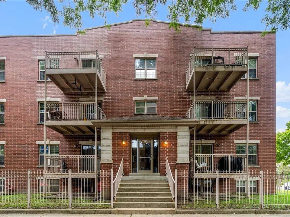 3518 N Hamlin Ave #3