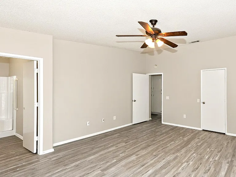 4214 Southampton Ct — Photo 15