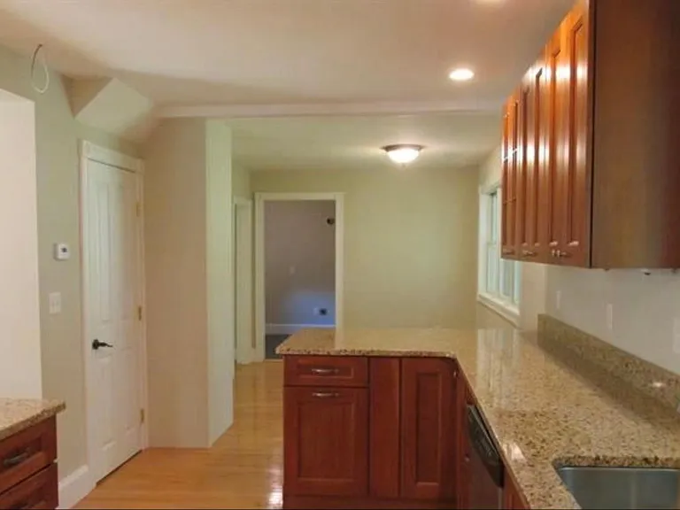 190 Washburn Rd — Photo 17