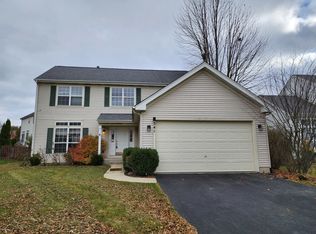 341 S Clearview Cir, Round Lake, IL 60073