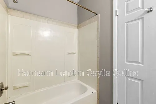 1708 S Tucker Blvd #B Photo 1